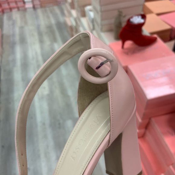 T-Strap Block Heeled Sandals Twist Detail in Pink Faux Leather - Picture 7 of 13